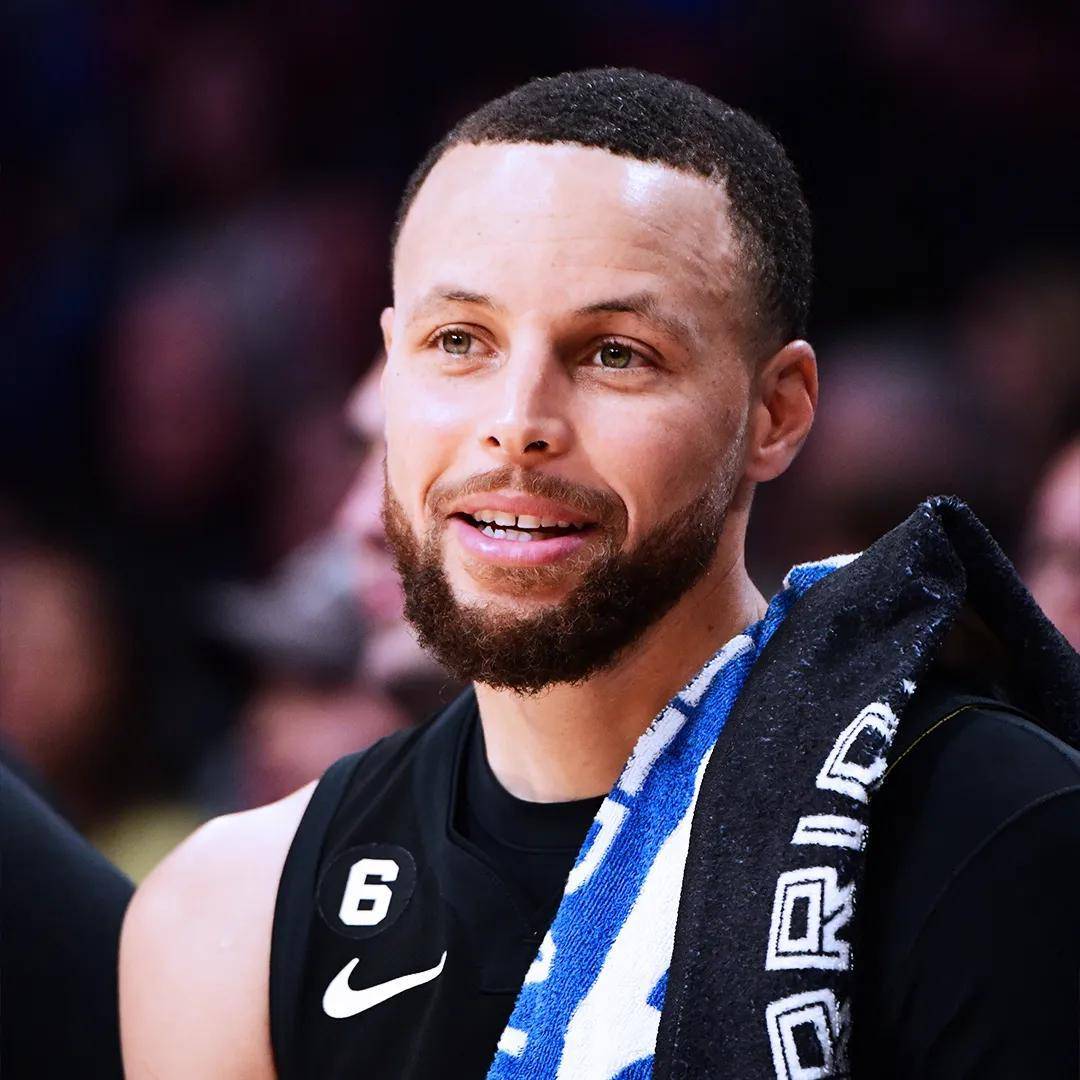 AYX-重返赛场引发热议！，库里在FPX比赛中爆冷气势如虹延续-AYX