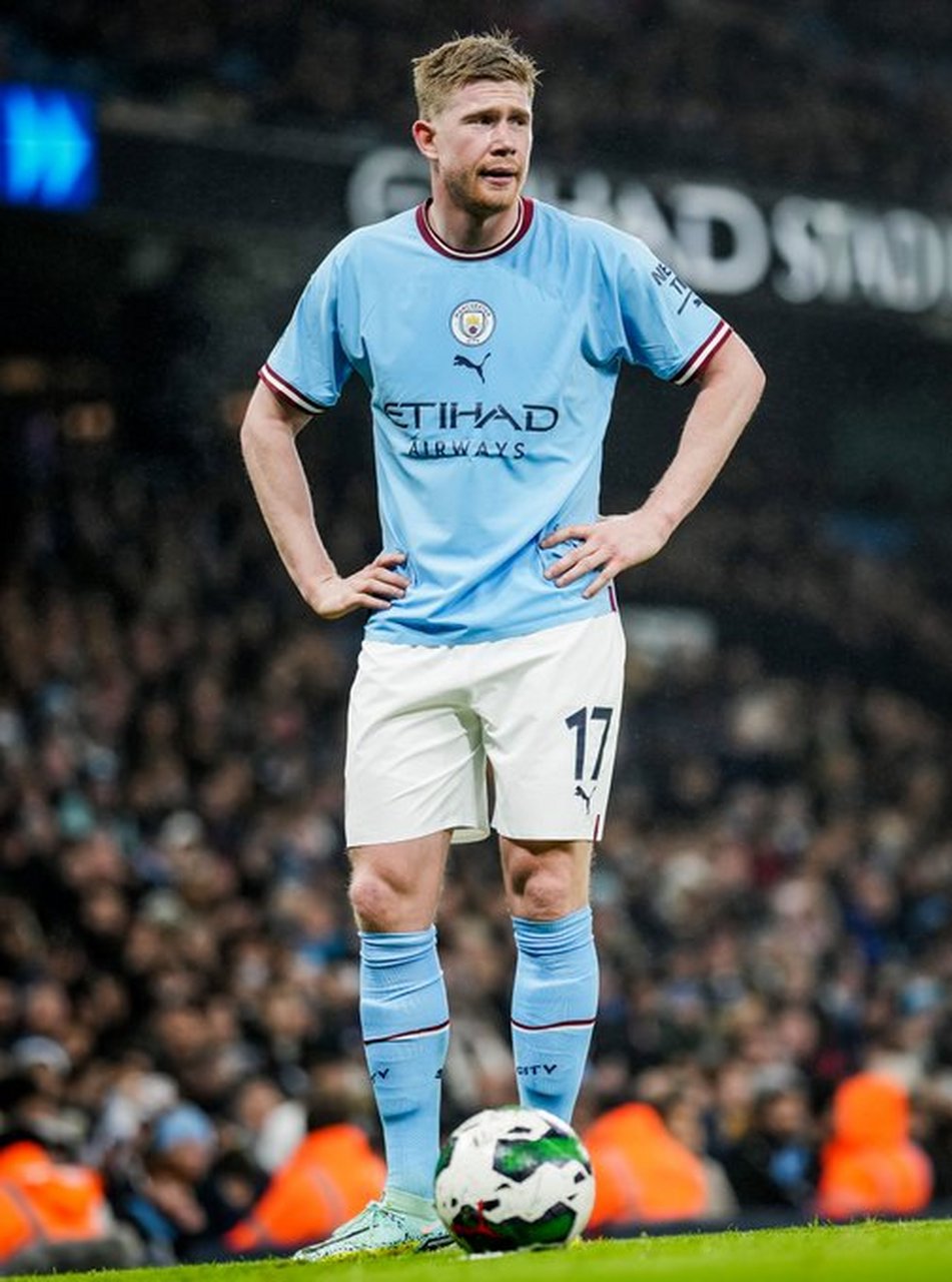 包含德布劳内在中国队比赛中重要助攻，比赛规则变更引发热议！全场沸腾不已的词条