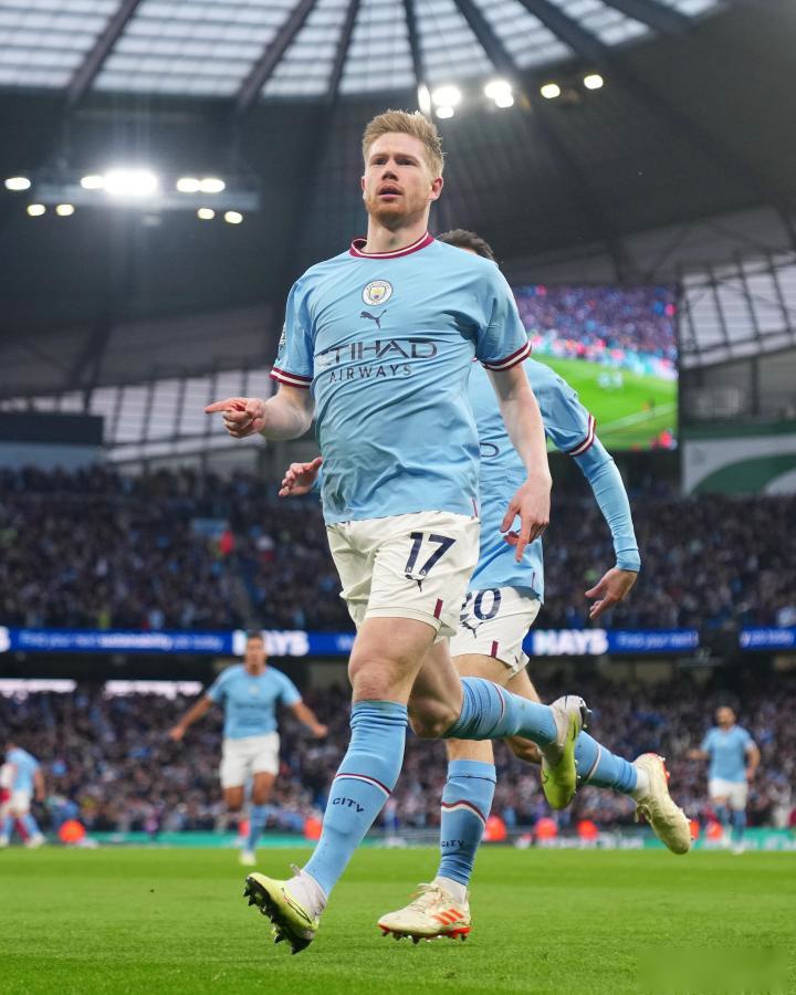 包含德布劳内在中国队比赛中重要助攻，比赛规则变更引发热议！全场沸腾不已的词条