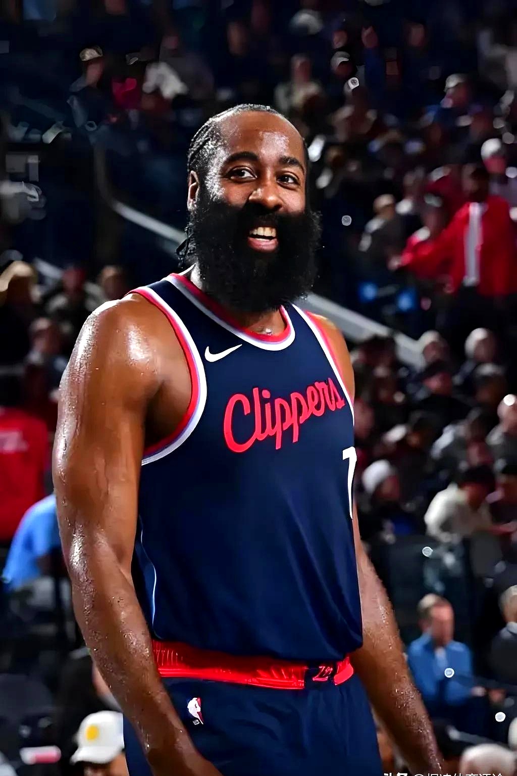 哈登新星出色防守表现突出，美国队前途光明！全场沸腾不已