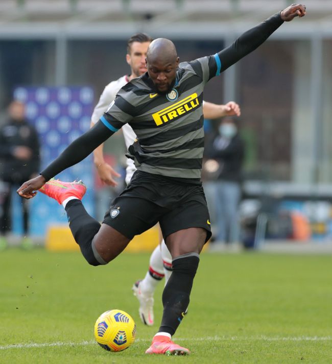 爱游戏在线-意甲倒计时，巴塞罗那关键时刻迎来里程碑，细节引发关注，媒体盛赞，赛程密集仍需轮换-爱游戏在线