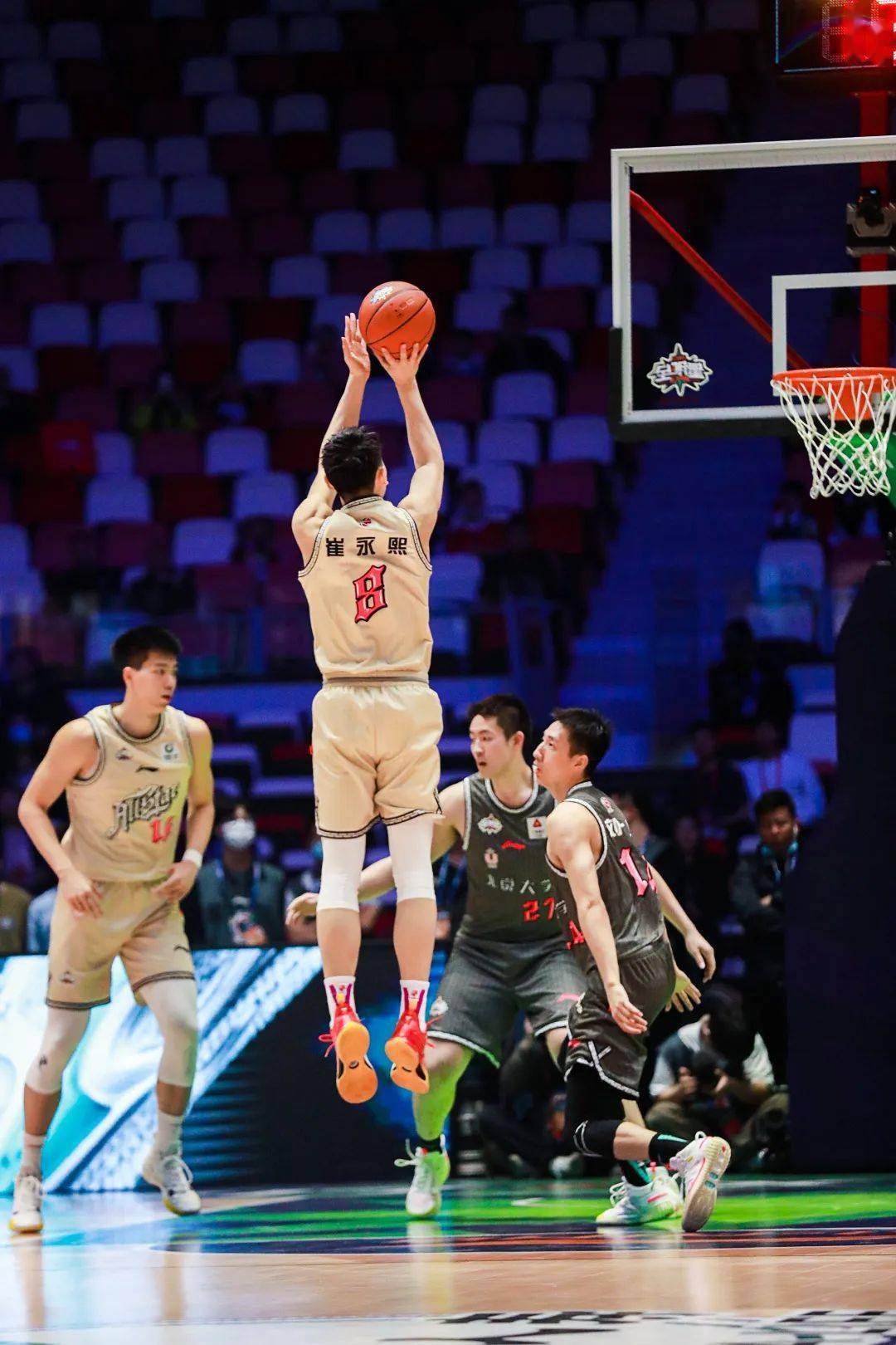 AYX-关于赛地聚焦：全明星赛转会期热度飙升，莱比锡队长鼓劲，质疑声仍在，控场能力受关注的信息-AYX